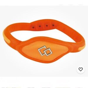 Colantotte Flex Loop Bracelet Orange Magnets & Negative Ions SMALL